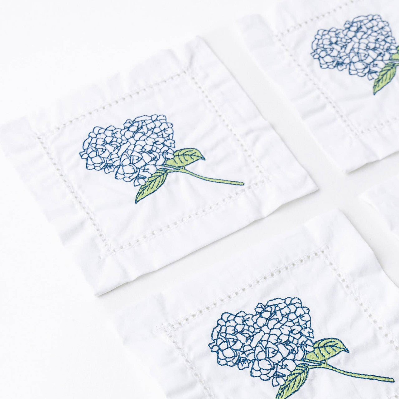 Set/4 Embroidered Cocktail Napkins - Hydrangea