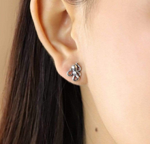 Load image into Gallery viewer, Octopus Stud Earring