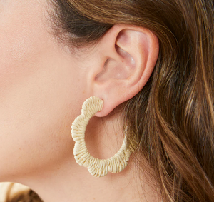 Scalloped Straw Hoop Earrings - Natural