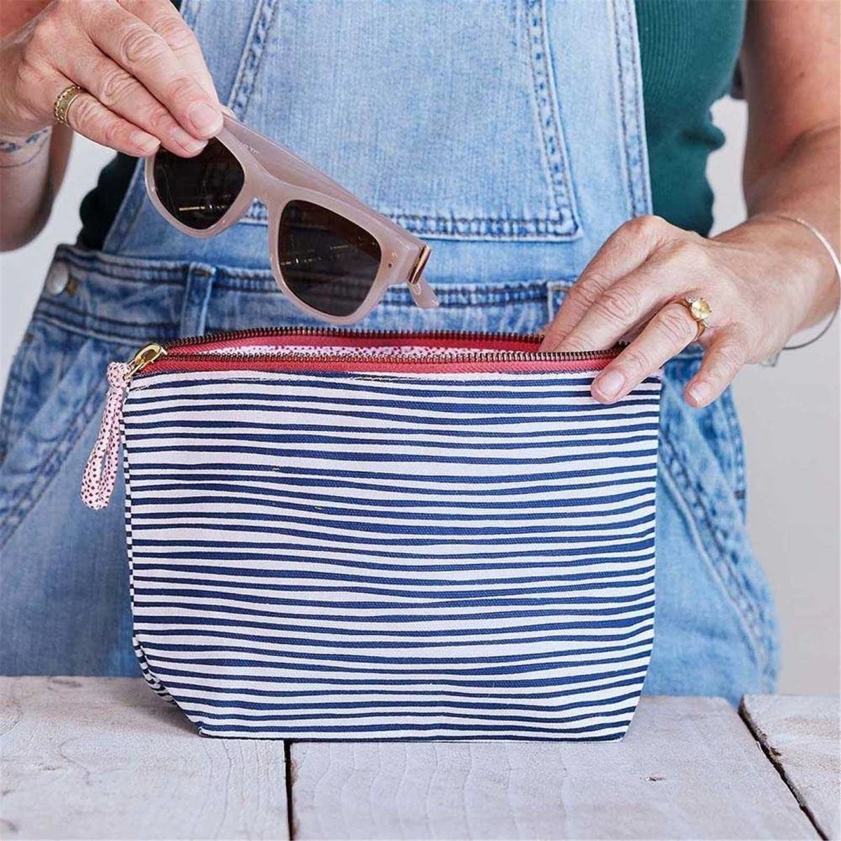 Suri Navy Medium Pouch