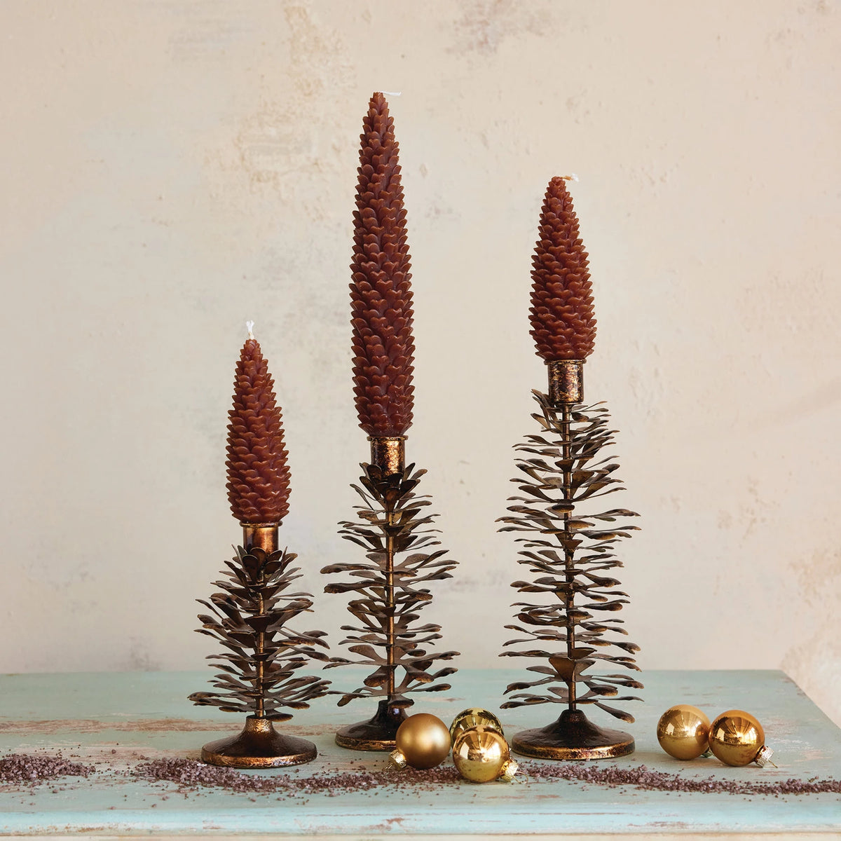 Sm Metal Pinecone Taper Holder
