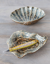 Load image into Gallery viewer, Stoneware Shell Dish - Small